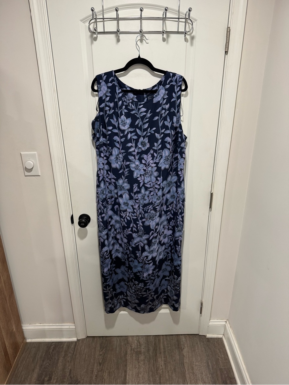 Navy Blue Floral Sleeveless Maxi Dress